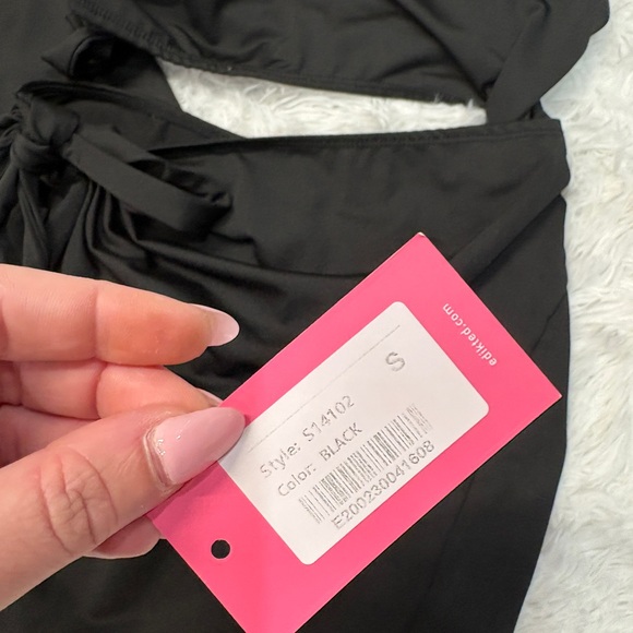 Edikted Marco Asymmetric cut-out one-shoulder maxi dress in black - Picture 3 of 4